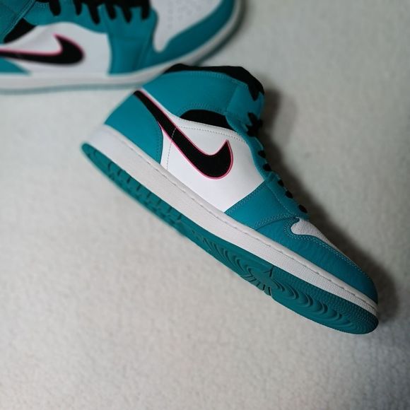 2018 Air Jordan 1 Mid SE' South Beach' - Picture 9 of 12